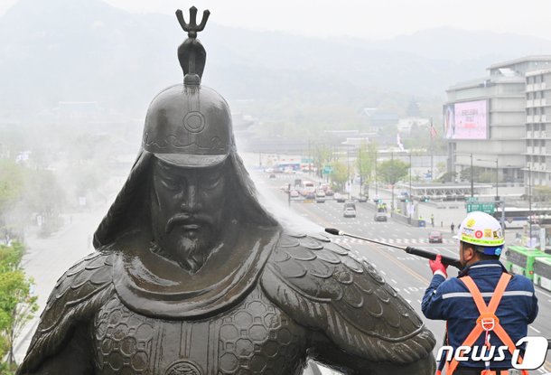 목욕중인 장군님 : 네이트 뉴스