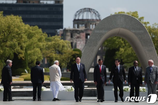 尹 G7 참관국과 히로시마 자료관 관람위령비 참배 네이트 뉴스 9241