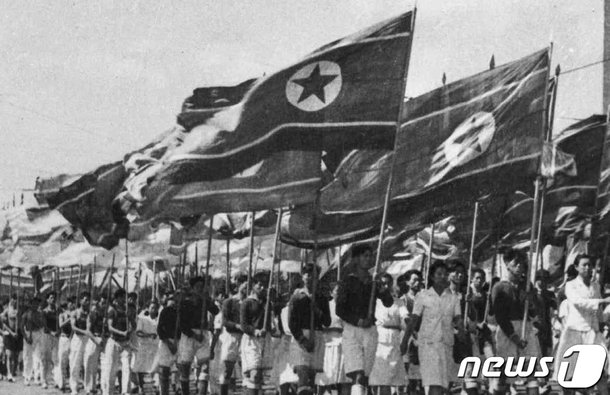 광복절 맞은 북한, 해방 직후 노동영웅운동 재조명 : 네이트 뉴스