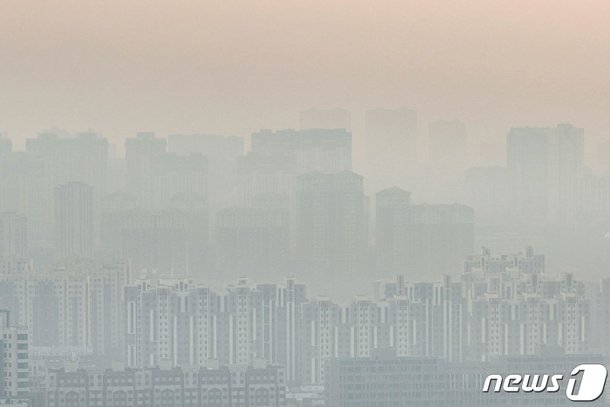 [포토] 中도 한파 끝나니 대기오염…희뿌연 인촨 : 네이트 뉴스