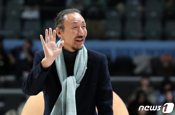 덩크 콘테스트 심사위원으로 참석한 한기범 대표 : 네이트 스포츠