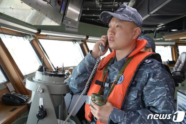 국방장관과 전화통화 하는 천안함 함장 : 네이트 뉴스