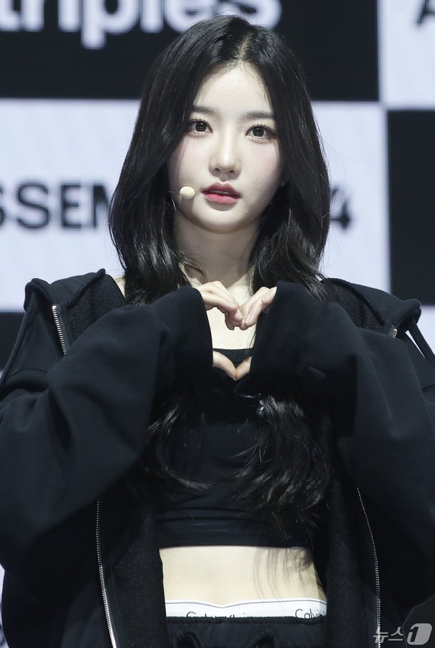 트리플에스 유연, 걸그룹 센터 미모 : 네이트 연예