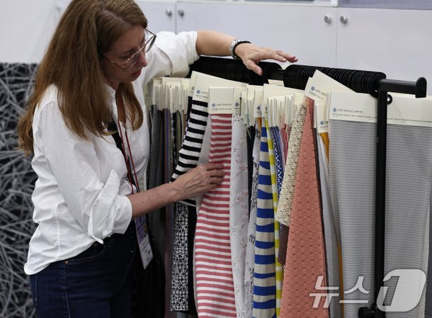 다양한 소재의 옷감 : 네이트 뉴스