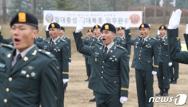 취준생 대신 군대 갈까…내년 하사 월급 최대 486만원 예고(종합) : 네이트 뉴스