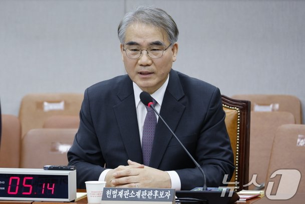 조한창 