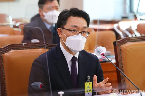 답변하는 김진욱 고위공직자범죄수사처장 후보자 : 네이트 뉴스