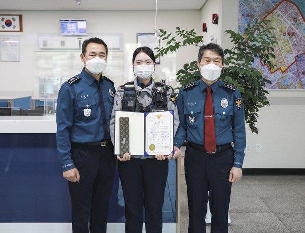 윤소식 대전경찰청장, 도박사범 검거한 경찰 포상 : 네이트 뉴스