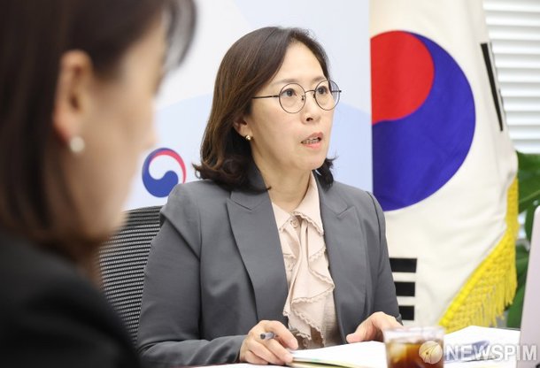 발언하는 신영숙 여성가족부 장관 직무대행 차관 : 네이트 뉴스