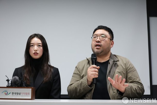 질문 답변하는 조성현 '나는 신이다' PD : 네이트 뉴스