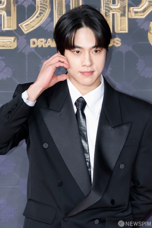 볼하트 하는 배우 조한결 : 네이트 연예