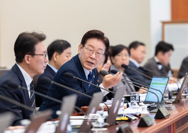 이재명 대통령 국정 현안 회의 자료 사진
