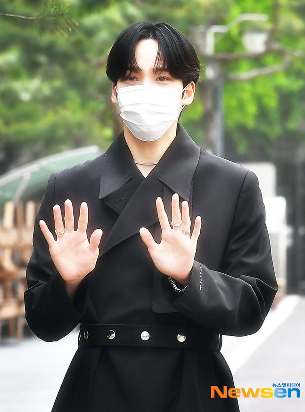 에이티즈(ATEEZ) 윤호 '부드러운 남자~' [포토엔HD] : 네이트 연예