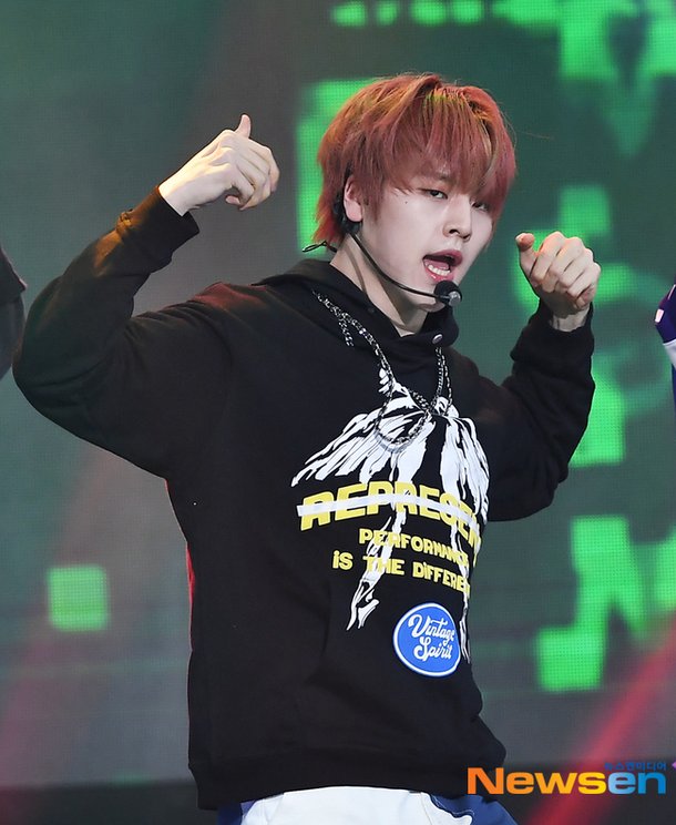 BAE173 도현, 눈에 확 띄는 비주얼~ [포토엔HD] : 네이트 연예