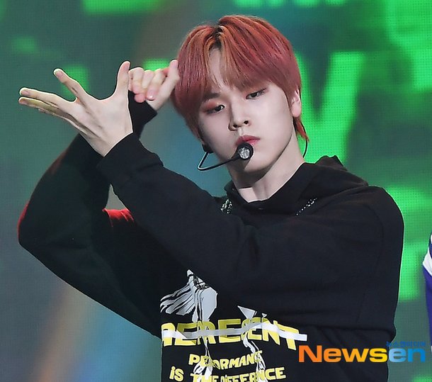 BAE173 도현, 자유분방한 매력 [포토엔HD] : 네이트 연예