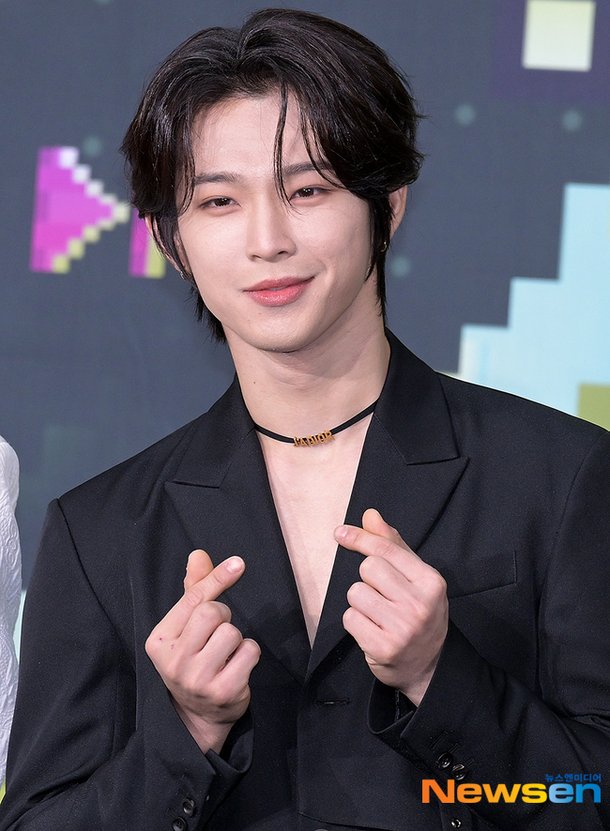 원어스 이도, 심쿵 눈웃음[포토엔HD] : 네이트 뉴스