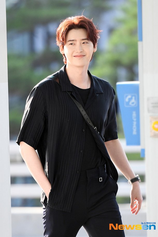 이종석 '감탄사 자아내는 꽃미소'[포토엔HD] : 네이트 연예