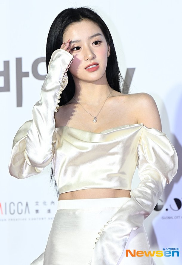 포상은, 아찔한 오프숄더 [포토엔HD] : 네이트 연예