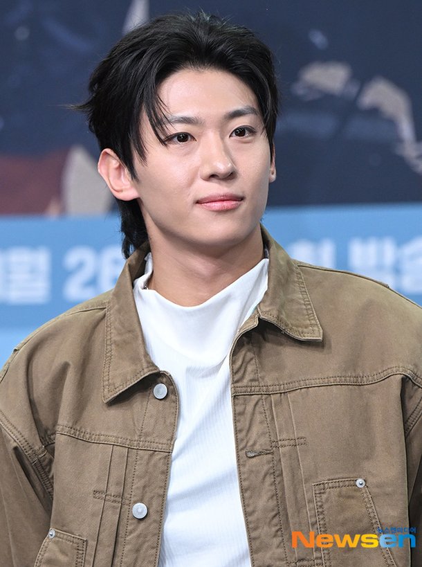 덱스, 세계일주를 부르는 플러팅 비주얼 [포토엔HD] : 네이트 연예