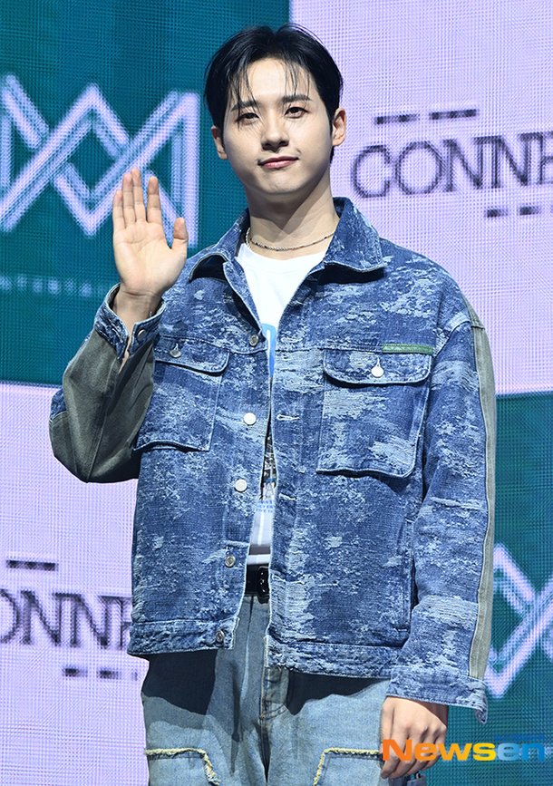 B1A4 신우, 스윗한 인사 [포토엔HD] : 네이트 연예