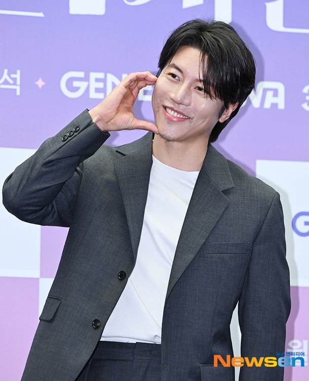 음문석, 와일드한 볼하트 [포토엔HD] : 네이트 연예