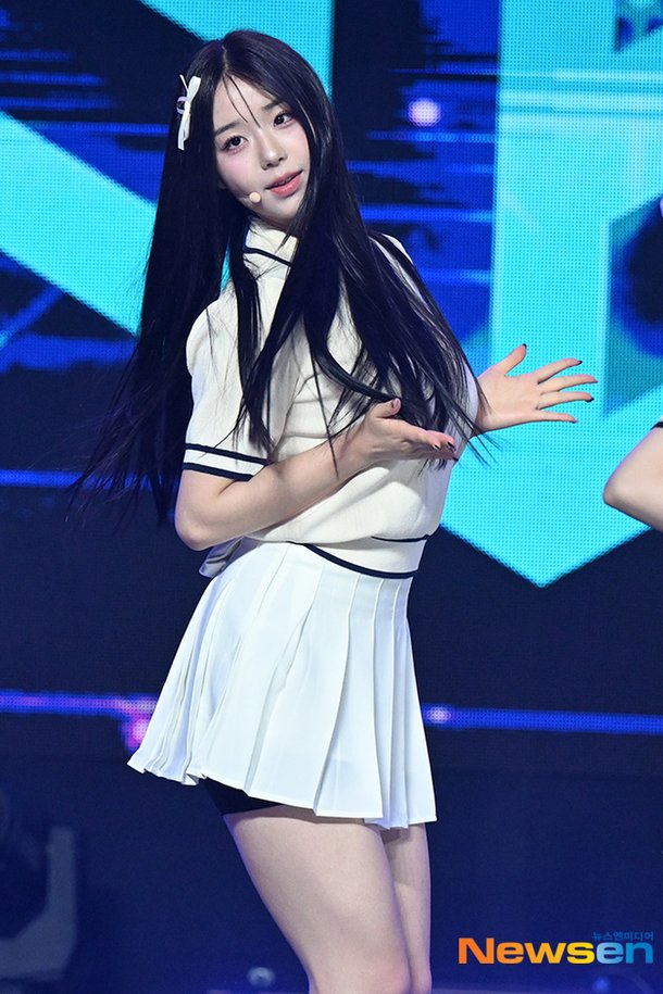 트리플 에스 김채연 트리플에스 김채연 쇼챔피언 2024년 무대