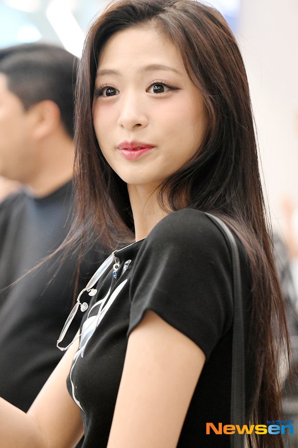 베이비몬스터 아현 '가까이서 보면 더 인형'[포토엔HD] | 아이돌24시 : 네이트 연예
