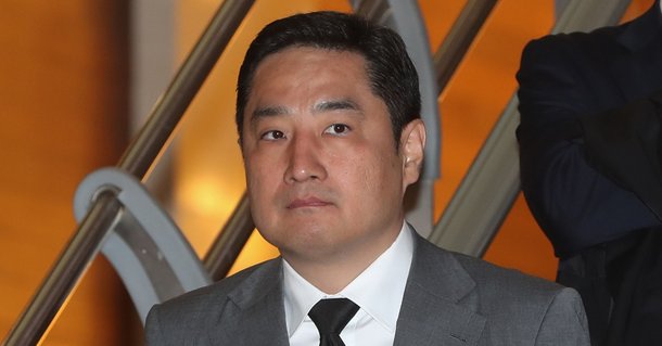 강용석, '도도맘'에 허위고소 부추긴 혐의로 고발 당해 : 네이트 뉴스