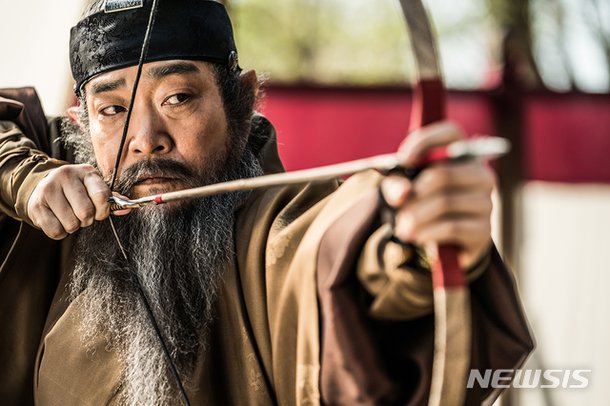 세조·한명회와 지라시 메이커, 영화 '광대들: 풍문조작단' : 네이트 연예