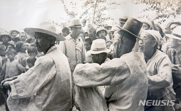 [광복 75주년] 소련 극동군 제25군 환영나온 함흥 시민들 : 네이트 뉴스