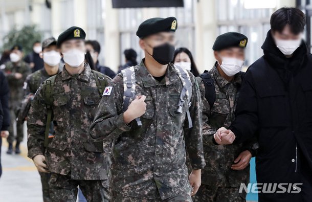 군 장병, 오늘부터 휴가 가능 : 네이트 뉴스