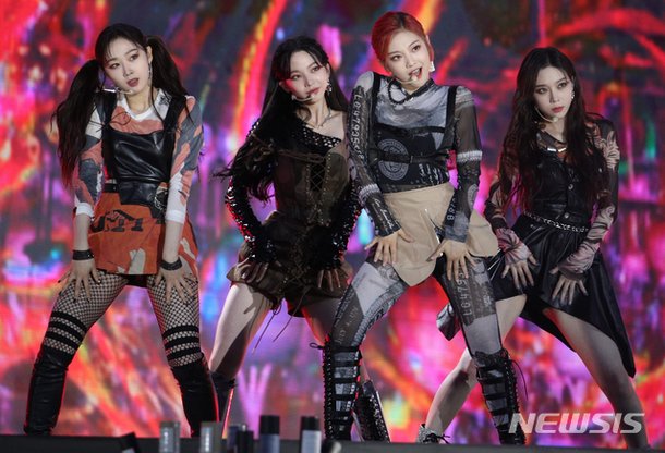 에스파 '블랙 맘바' : 네이트 연예