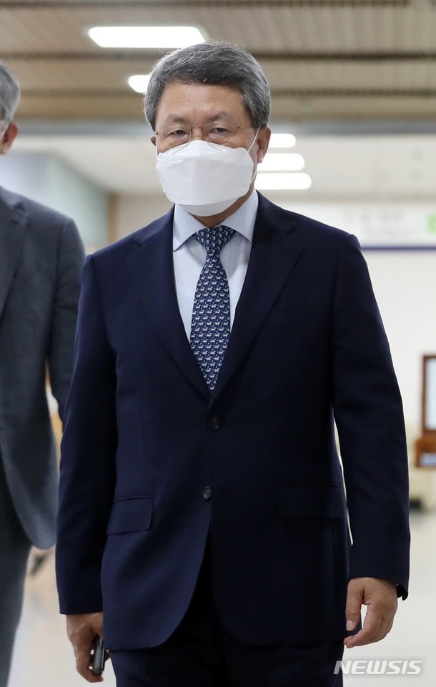 공판 출석하는 이영호 사장 : 네이트 뉴스