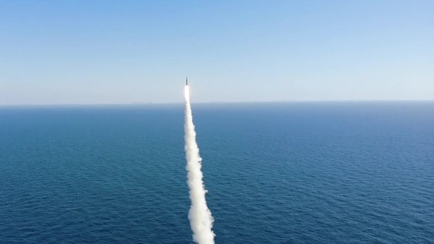 우리 군이 독자개발한 SLBM 시험발사 성공 : 네이트 뉴스