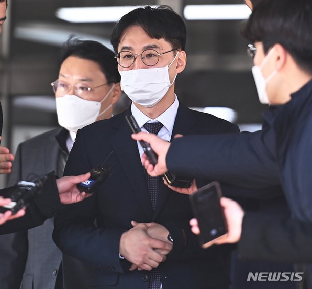 퇴임식 마치고 입장 밝히는 박하영 차장검사 : 네이트 뉴스