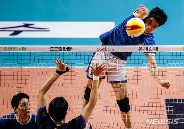 \uc804\uad11\uc778 \u0026#39;\uac15\ub825\ud55c \ud55c \ubc29\u0026#39; : \ub124\uc774\ud2b8 \uc2a4\ud3ec\uce20