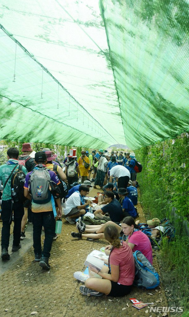 발 디딜 틈 없이 북적이는 그늘막 네이트 뉴스 