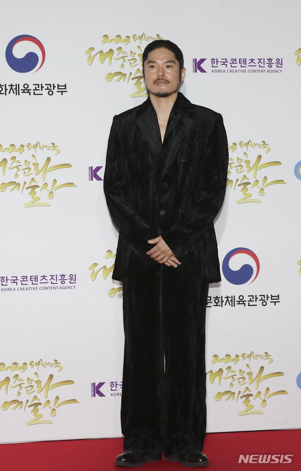 인사하는 음악가 250 : 네이트 뉴스