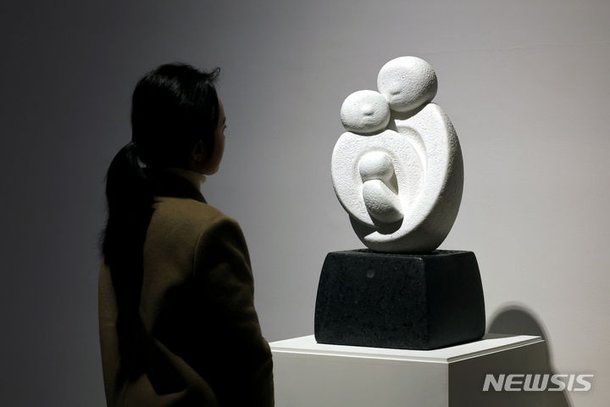 한진섭 개인전 '성 김대건 안드레아 신부, 바티칸에 서다' 여는 가나아트 : 네이트 뉴스