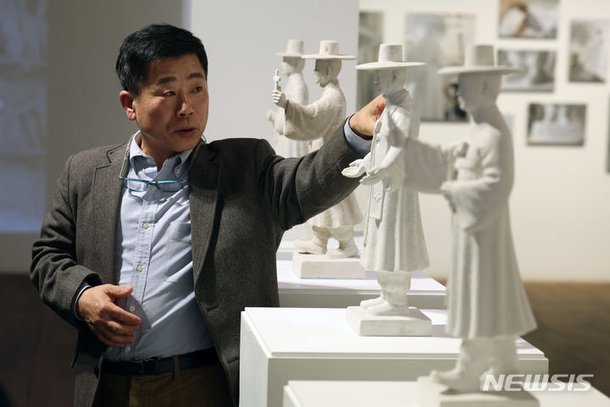 한진섭 개인전 '성 김대건 안드레아 신부, 바티칸에 서다' : 네이트 뉴스