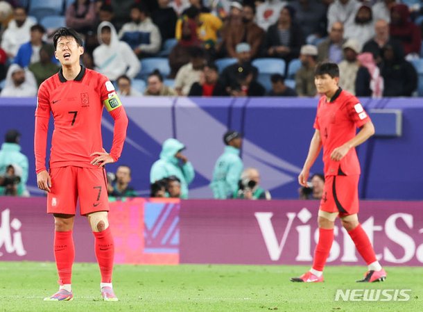 화 못 참은 김민재, 챔스 이어 아시안컵도 토너먼트 결장 : 네이트 스포츠