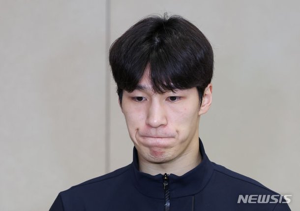&amp;#39;팀킬 논란&amp;#39; 쇼트트랙 황대헌 &amp;quot;지원이형이어서 죄송…고의 아니다&amp;quot; : 네이트 스포츠