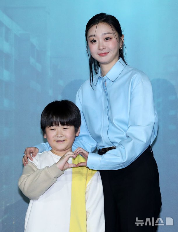 권은성-김다미, 엄마와 아들 : 네이트 연예