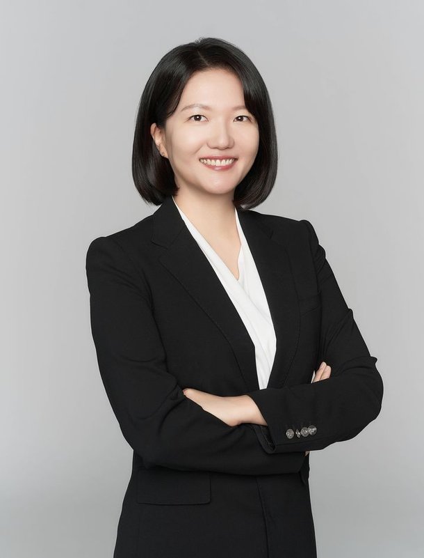 네이버 최수연 대표, 지난해 연봉 30억 수령…이해진 의장 24억 : 네이트 뉴스