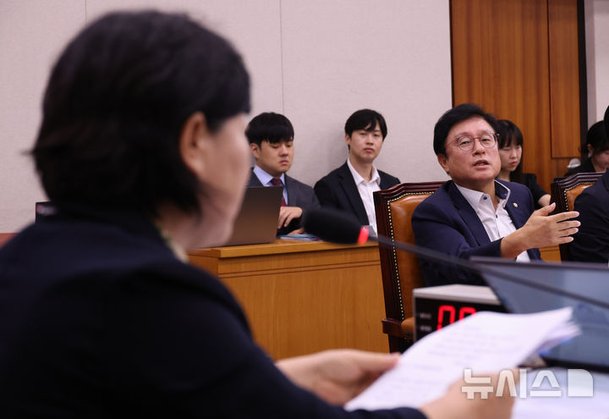 항의하는 박형수 국회 법사위 야당 간사 : 네이트 뉴스