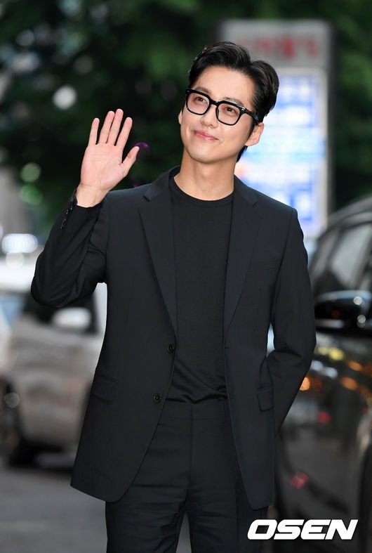 [단독] 남궁민, 인기 웹툰 Jtbc '신성한 이혼' 주인공…차차기작 완성 : 네이트 뉴스