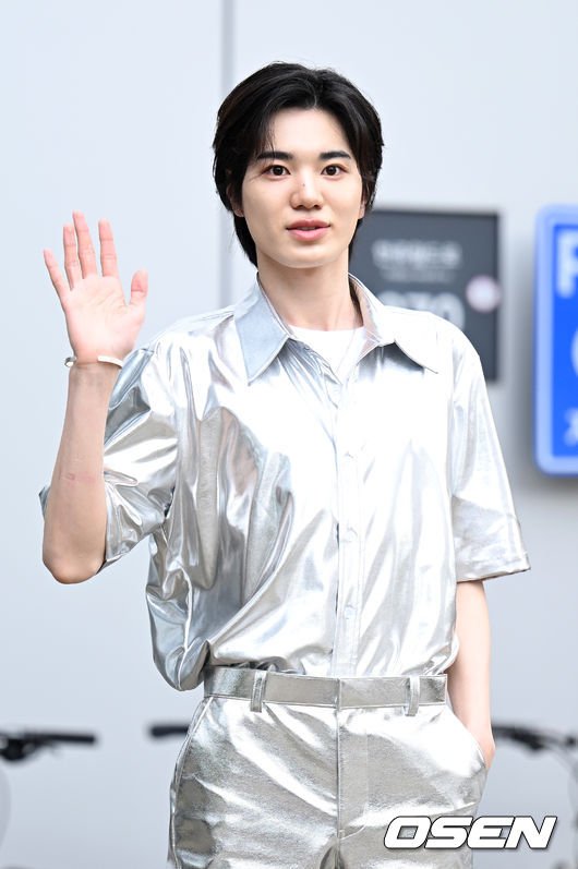 [사진]인피니트 성종,'조각같은 얼굴' : 네이트 연예