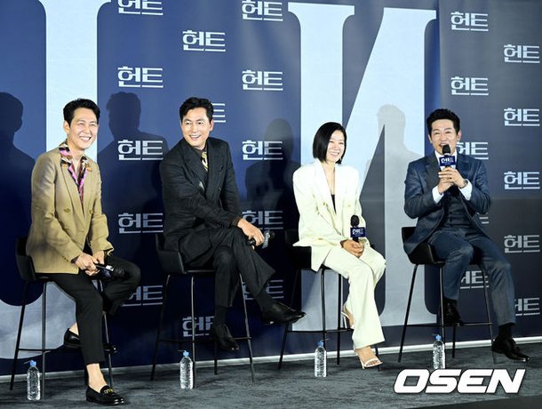 [사진]화기애애함 넘치는 영화 '헌트' : 네이트 연예