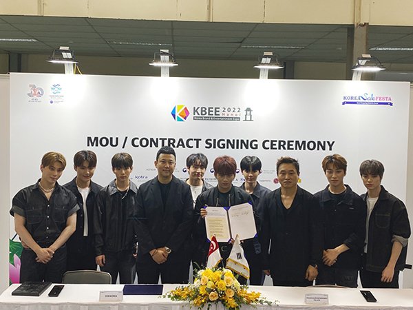 블랭키, KBEE 2022서 강렬 퍼포먼스→'팬' 사인회까지 : 네이트 뉴스