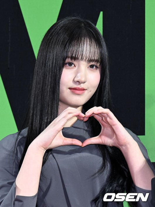 [사진]아이브 리즈,'우아해' : 네이트 연예